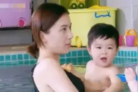 黄圣依再也不是“玉女”了，她的泳装照曝光图片