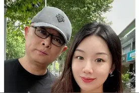 孟非24岁女儿罕曝光，肤白貌美似章泽天，竟是郭麒麟“未婚妻”？图片
