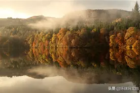 苏格兰秋色醉人 水中倒影宛如水墨画图片