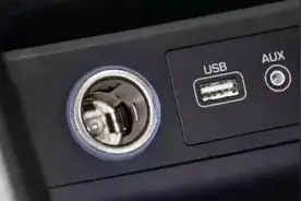 开车时不能抽烟，车内为何要配备点烟器呢？老司机解答你的疑惑图片