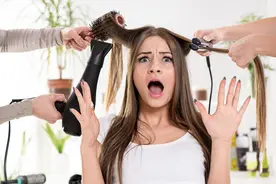 你真的会保养假发吗？15天洗一次就行，这也太幸福了吧图片