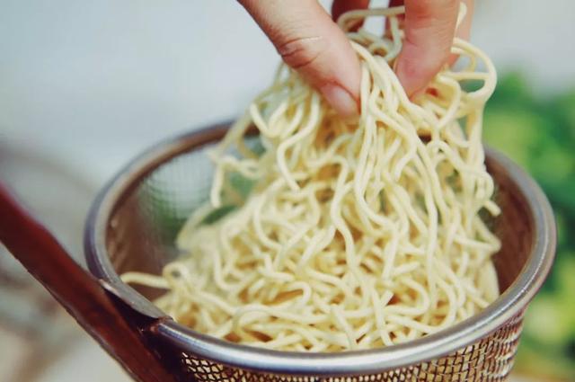 「十堰美食」排队365天,90%的十堰人都吃过的这碗面,却很少人知道它还有家分店