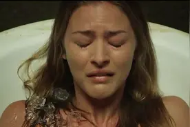 孕妇旅游住黑店，醒来后发现躺在浴缸，肚子里的孩子没了！视频封面