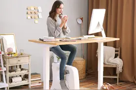 居家办公不轻松，久坐变胖颈椎痛？试试可升降电脑桌，别亏待自己图片