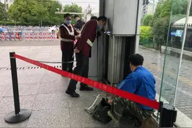 地铁站口传来“怪声”，持续了几个小时，没想到…图片