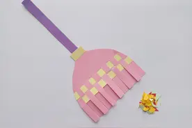 幼儿园手工，用厚卡纸做一个小扫帚，简单好做又有趣图片