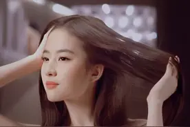 考古！被刘亦菲当年拍的洗发水广告惊艳，头型太优越了图片