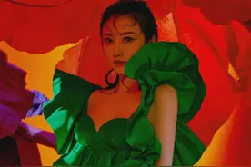 景甜时尚芭莎七月刊，杨紫时尚芭莎五月刊，表现力差距太明显图片