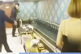 SPA会所推出套餐却只针对男客户，警方突查，现场环境不堪入目！