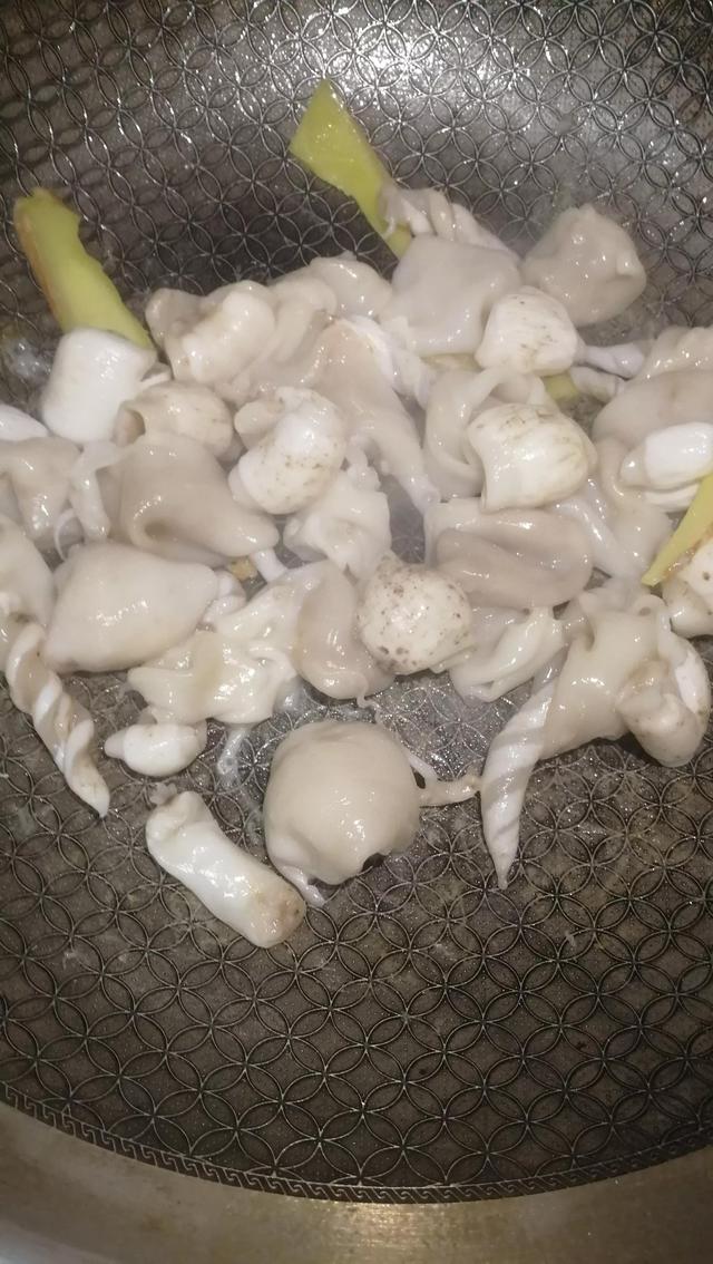 新鲜鱼鳔排骨炖汤的做法 2025年新鲜鱼鳔排骨炖汤的做法窍门