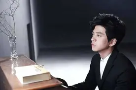 清华毕业，不买房，不用微信  46岁的李健为啥活得不一样？图片