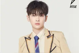 R1SE成团一周年制服升级 11位鲜衣少年写真曝光图片