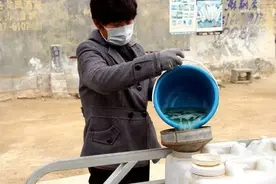 浙江东阳拿尿煮鸡蛋！还有人收孕妇尿，就这玩意儿竟然是医药原料图片
