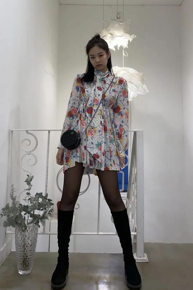 时尚圈的女孩不穿光腿神器穿什么？