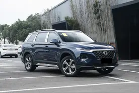 2.0T纯进口发动机+8AT，有6/7座，还可选装四驱，带你看现代胜达图片