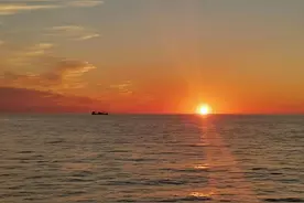 海员在海上到底有没有网，怎么上网？费用多少？图片