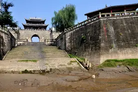 南溪古镇——万里长江守门神图片