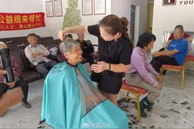 走进偏僻村落，为孤寡、留守老人理发3年，她是如何坚持下来的？图片