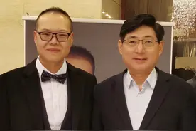 “术中落裤”的外科医生：那天站了6小时，裤子掉也不是罕见的事情，把病人的命救活就挺开心图片