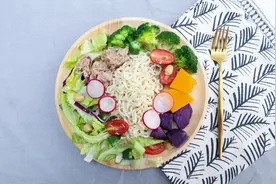 减肥中，3种食物多吃，4种食物少吃，就能体重悄悄降下去图片