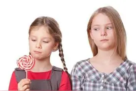 人到中年才明白的扎心道理：见不得你过得好的人，往往不是别人图片