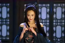 民间故事：男子给地主放了十余年牛后，竟娶了两个漂亮老婆图片