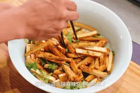 家常凉拌豆干这么做超开胃图片