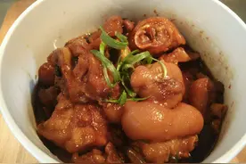 爱吃猪肉的朋友要注意了，教你营养好吃的啤酒猪蹄，美味不油腻图片