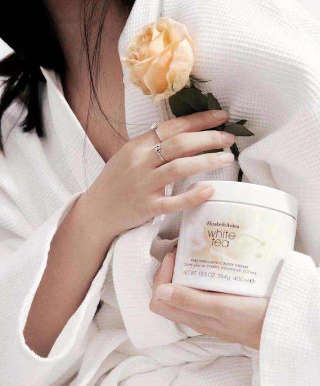 含水杨酸或果酸的身体乳