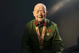 喜报迟到36年，临时蚕桑员竟是志愿军一等功臣，英雄差点被遗忘图片