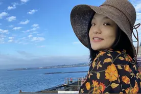 徐佳莹官宣生子，并晒出一张孩子的脚丫照，与比尔贾18年结婚图片