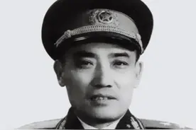 八路军升迁最慢的团长，十年仅升一级，晚年的成就却很大图片