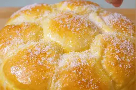 面粉别蒸馒头了，加3个鸡蛋，蓬松拉丝，孩子爱不释手，太香了图片