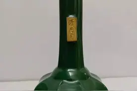 陈光明谈宋代瓷器之一一修内司官窑八棱瓶图片