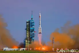 一首写给祖国盛世的赞歌，不忘初心不负韶华，撸起袖子加油干图片