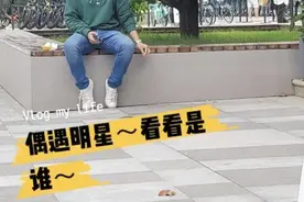 杜江一家现身，嗯哼长高变化大，霍思燕再牵女孩现身二人模样神似图片