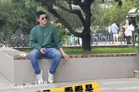 杜江一家现身，嗯哼长高变化大，霍思燕再牵女孩现身二人模样神似图片