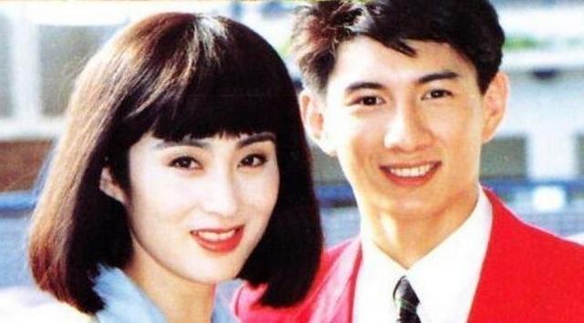 她参演了5部《逃学威龙》，戏份却越来越少，从女主逐渐演成女配