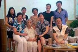 女豪杰副军级退休，父亲是富豪，第二任丈夫是副总理，长子是中将图片