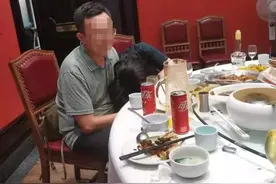 醉酒后空虚寂寞的女人碰到两个饥渴猥琐的男人，旁观者德行不昭图片