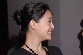 求放过，不要再给孩子睡扁头了！瞧瞧这些明星的后脑勺，有多丑图片
