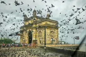 印度医疗不堪重负，印度经济或将倒退21年，印度人：离不开中国货图片