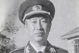 1955年解方被授予少将军衔，彭老总知道后，为何要为他鸣不平？图片