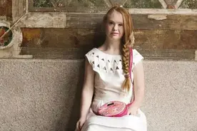 粗腰短腿，世上首个唐氏综合症女模特，登纽约时装周，还抢尽风采图片