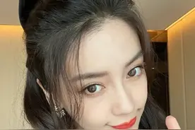 杨颖被曝想演《战狼3》被吴京拒绝，娱乐圈和富人圈都在抛弃她图片