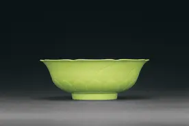 马未都：花8元捡漏的雍正官窑，差点被人识破，估价涨到800万图片