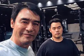 钟镇涛30岁长子正视肥胖问题，积极节食针灸，身材矮胖不如父母图片