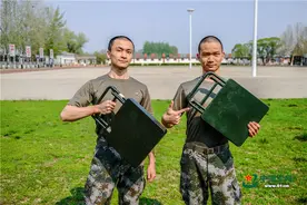一把小板凳助你练出好身材，快来跟兵哥哥解锁健身新姿势图片