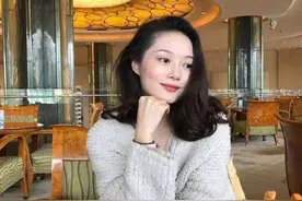知名网红晚晚疑似怀孕，穿休闲装平底鞋小腹凸出，多处反常引猜测图片
