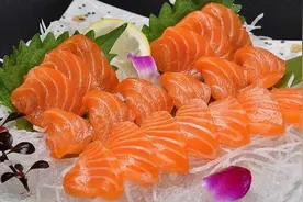 生三文鱼会传播病毒吗？夏天还能不能放心吃？有3个安全要点图片